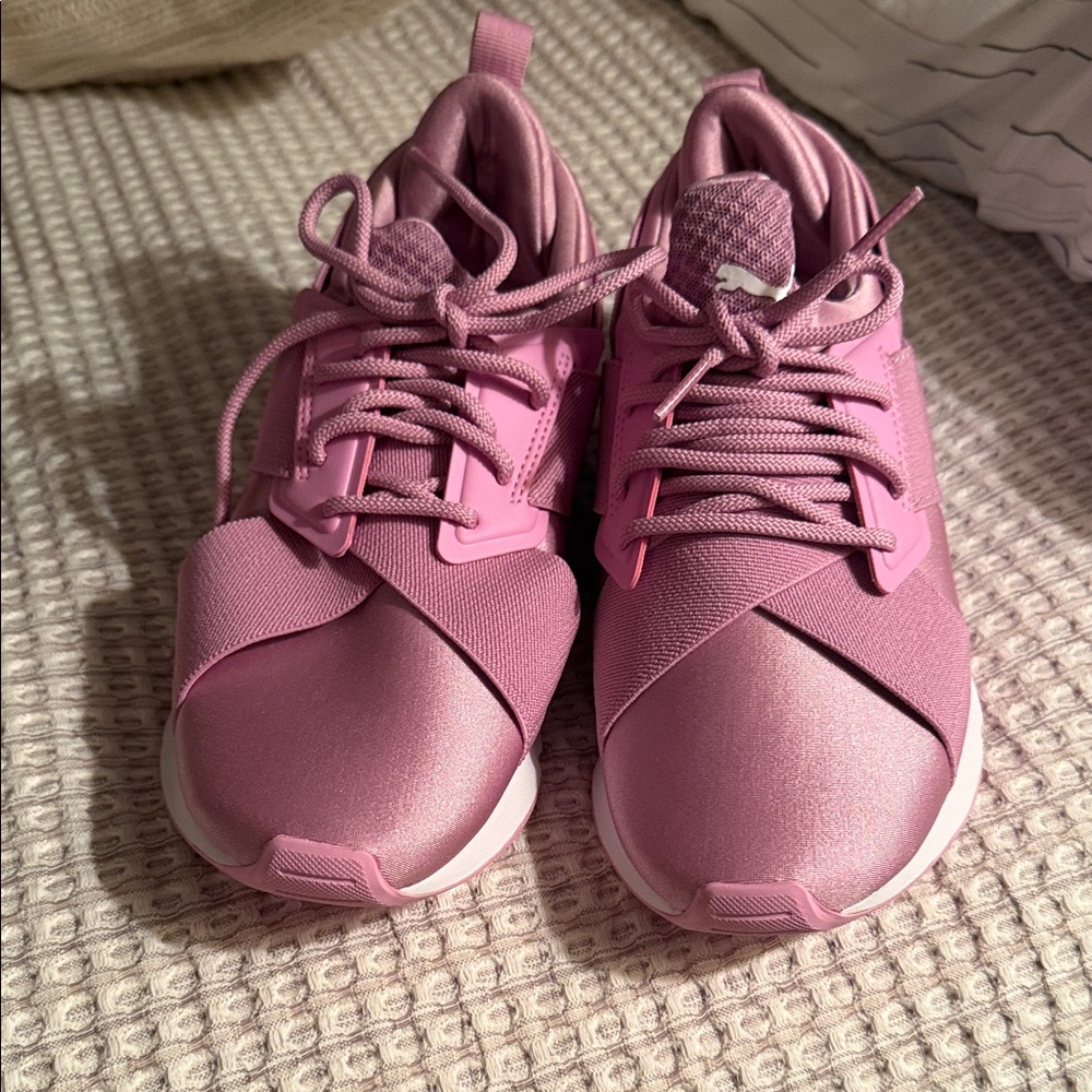 Puma Soft Pink Sneakers - Picture 1 of 5
